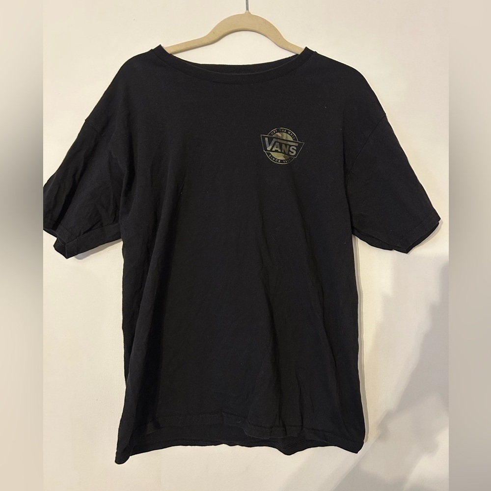 Men black Vans short sleeved shirt with Camo logo. Size L
